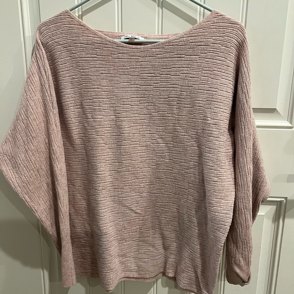 Vera Milano Large batwing pink Textured Knit Top - Picture 4 of 7